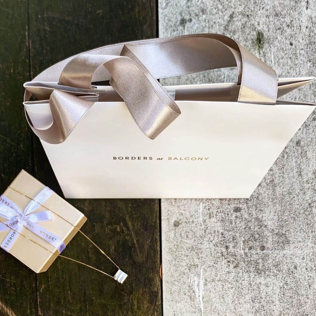 BORDERS at BALCONYのインスタグラム：「treat yourself #🎁⁠ ⁠」