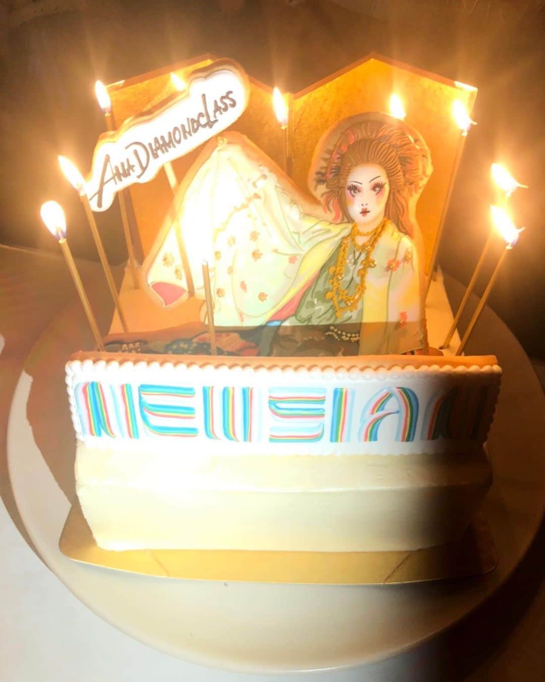 Shun Watanabeのインスタグラム：「Thanks for amazing my 40yo birthday last!! Love you all my tokyo sisters🥰 みんな大好き❤️ 40代もよろしくお願いします🙏🏼 Cookies made by @_cookieboy_ 🇯🇵 #anadiamondclass #newsian」