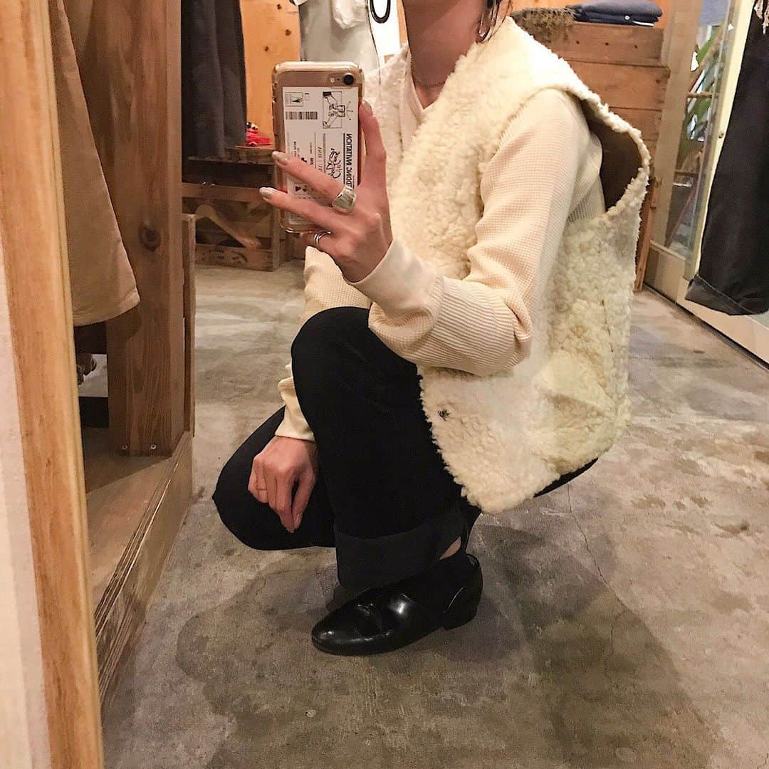 TheSunGoesDownさんのインスタグラム写真 - (TheSunGoesDownInstagram)「TSGD_2nd @ shimokitazawa  boa vest/levis corduroy  pants  staff ：152cm」11月23日 15時16分 - tsgd_tokyo