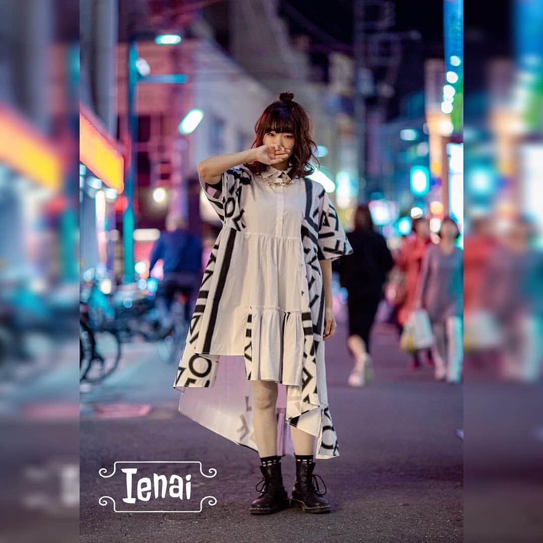 Yun chiのインスタグラム：「📣Yun*chi 新曲発売📣 . 25日ワンマンにて初披露&物販限定販売開始！ヤスくん作の新曲「Ienai」🙊✨ . RECはヤスくんとドラムのちーさーくんと行いました♩ Yun*chi手作りの歌詞カード、CD盤面には3人のサイン、Victorが撮ってくれたお写真(全5種)がランダムに入ってます！ . 数量限定なので是非ゲットしてね　#ゆんち7」