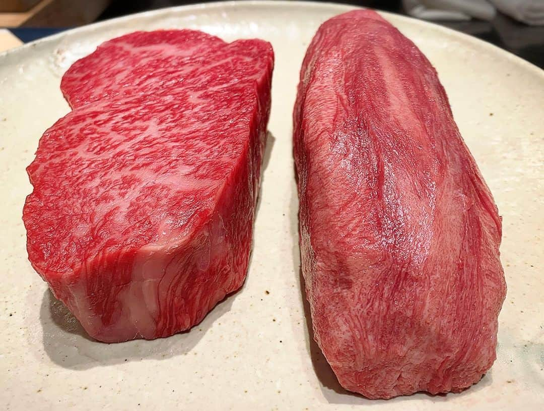 横山みれいさんのインスタグラム写真 - (横山みれいInstagram)「昨日は肉割烹 上さんへ連れて行っていただきました！！﻿ 美味しいお肉とシーフードのコース…﻿ 美味しすぎて幸せすぎて、最高の誕生日でした😭﻿ ワインも、rindoとヴォーヌロマネいただいて、とっても幸せでした😭﻿ ﻿ この後、シュンガにてアルマンドいただきました😭😭😭﻿ 他にもモエやヴーヴ、たくさんありがとうございました😭」11月23日 15時40分 - mireichan66