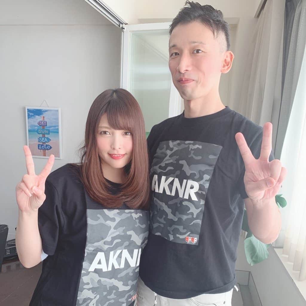 新村あかりのインスタグラム：「ちょぉ久しぶりにAKNRさんで撮影してもらったよぉお〜ん🎵😉💓」