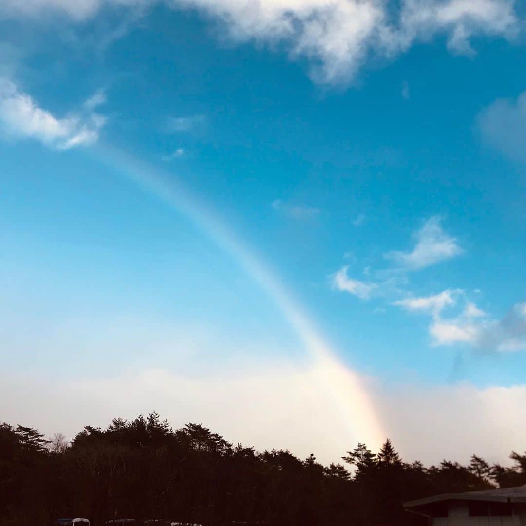 吉岡美穂さんのインスタグラム写真 - (吉岡美穂Instagram)「Hawaii🌺のよう？？ 1日に何度も虹が、、、 #本栖湖#虹」11月23日 15時50分 - miho_yoshioka_18