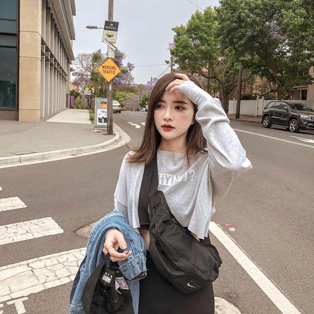 柯柯YELIZのインスタグラム：「剛下飛機@tsai_juichen 就帶我走了快10公里我腳要廢了😂」