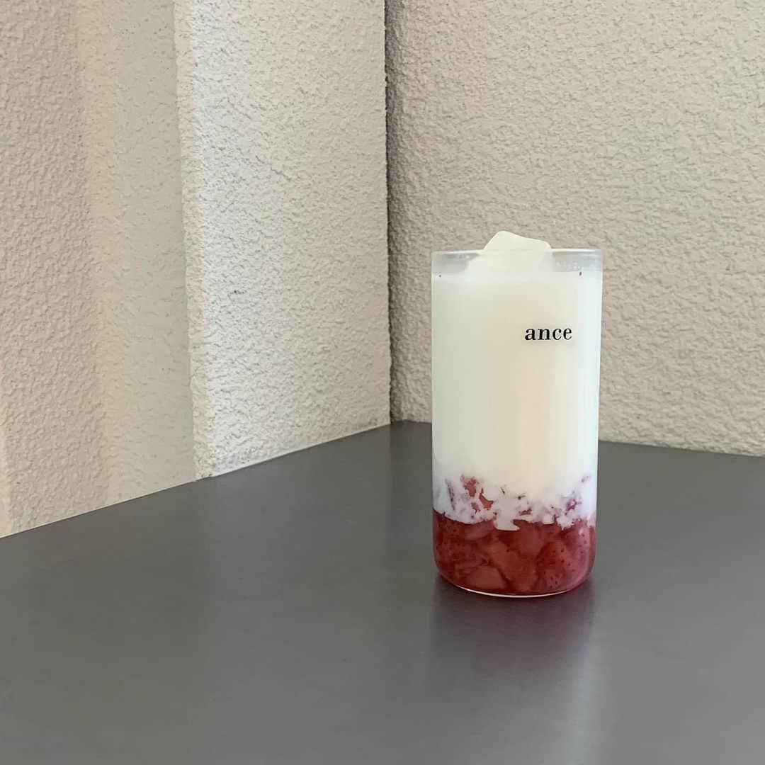 原涼香のインスタグラム：「ストローで苺吸いとりすぎて 死にかけた場所😇😇 でもちょーおいしかった❤︎ ㅤㅤㅤㅤㅤㅤㅤㅤㅤㅤㅤㅤㅤ」
