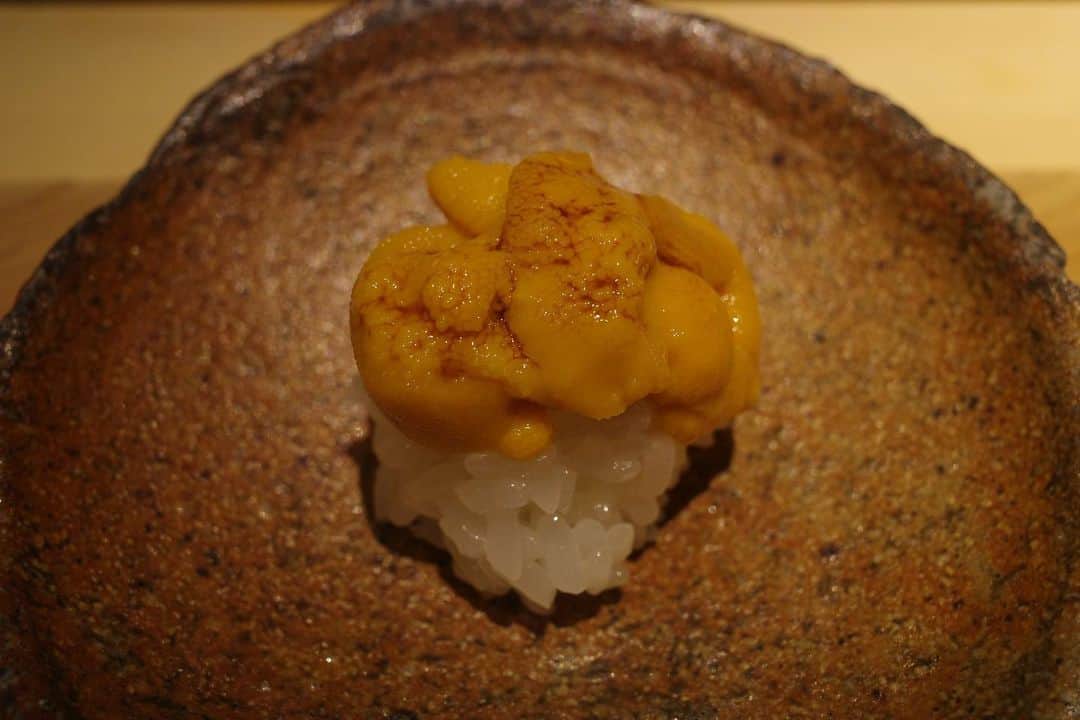松嶋初音さんのインスタグラム写真 - (松嶋初音Instagram)「札幌にて天ぷら。 あら木の天ぷらとても美味しかった〜！あら木さんの人柄感じる空間で、サクサク・ザクザクという食感や食材によって油を変えたことによる香りと味の変化がとても面白かった〜！！！来れてよかった！  #北海道 #札幌 #天ぷら #あら木」11月23日 16時43分 - hatsunex