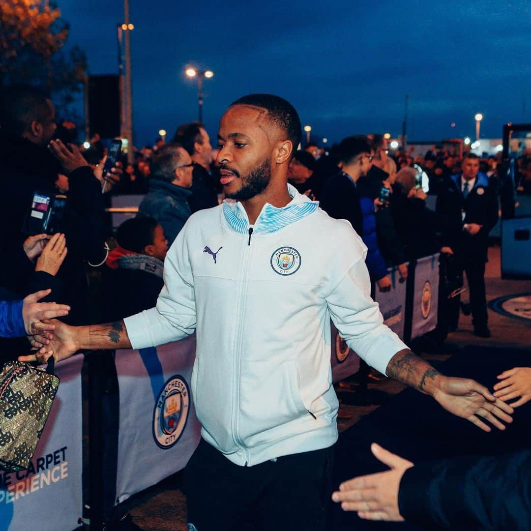 マンチェスター・シティFCさんのインスタグラム写真 - (マンチェスター・シティFCInstagram)「SO ready for this one! 😆⠀ ⠀ #ManCity #MCICHE」11月24日 2時11分 - mancity