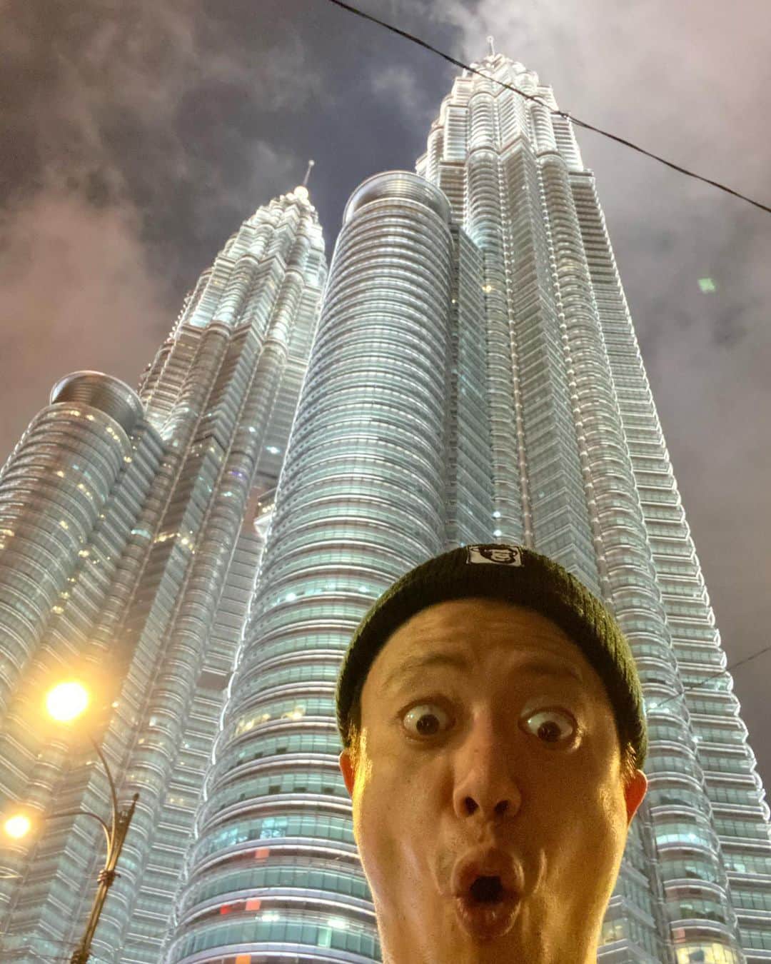 佐藤太一郎さんのインスタグラム写真 - (佐藤太一郎Instagram)「‪マレーシアのクアラルンプールに来ています。‬ ‪すんげぇ、大都会！！‬ ‪滝川クリステルさん(？)もビックリ。‬ ‪明日はここ、マレーシアで吉本新喜劇を上演します。‬ ‪マレーシアの皆様、お楽しみにー。‬」11月24日 2時20分 - satotaichiro_shinkigeki