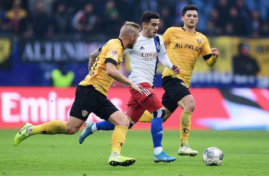 ハイロ・サンペリオのインスタグラム：「Wir haben bis zum Ende gekämpft💪🏻⚽ Mannschaft, sehr gute Arbeit Los @hsv!! 🔵⚪️⚫️ • #NurderHSV #BeXtreme」