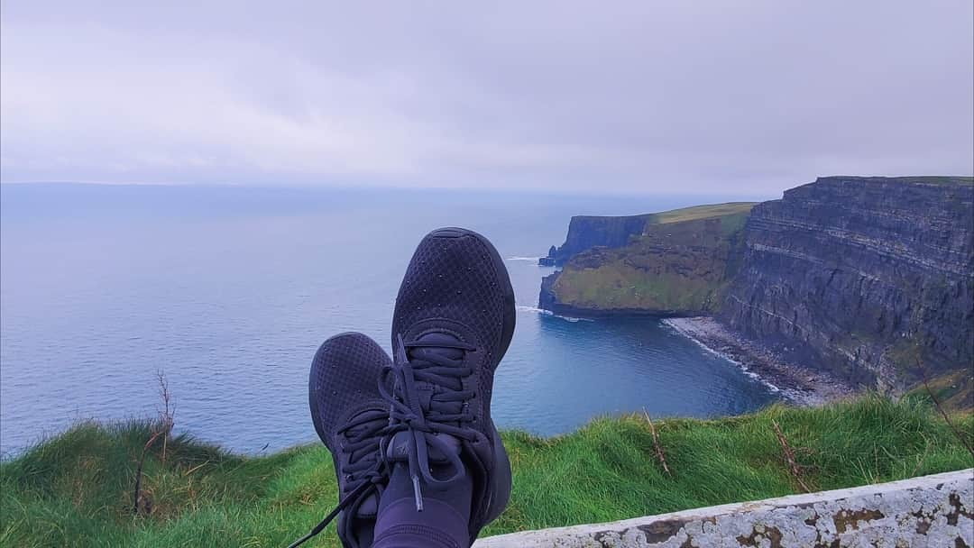 レクシー・ベルさんのインスタグラム写真 - (レクシー・ベルInstagram)「Cliffs of Moher 🖤」11月24日 2時31分 - omgitslexi