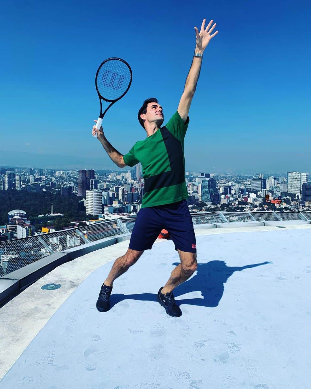 ロジャー・フェデラーのインスタグラム：「Who’s ready 🇲🇽?‼️🤩 🔉 #thegreatestmatch」