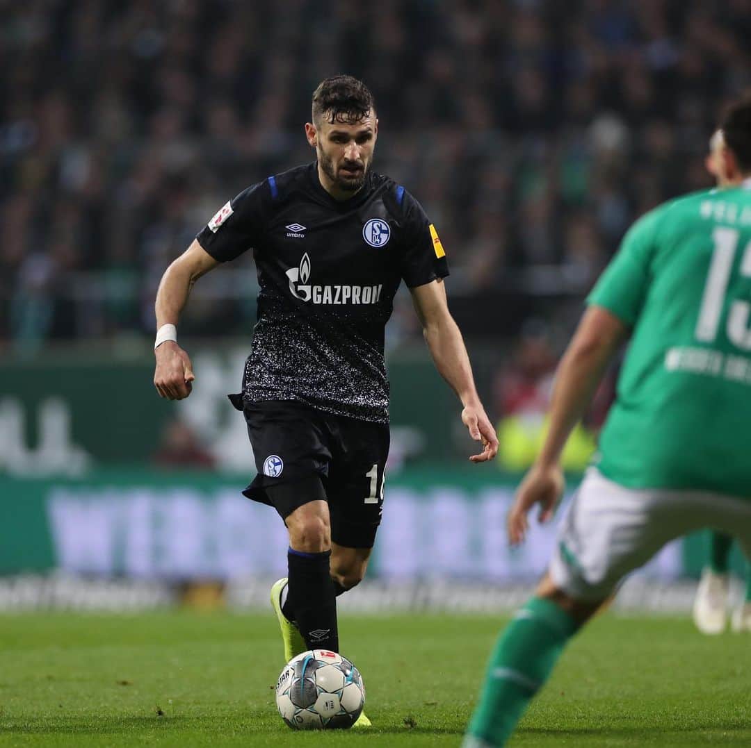 ダニエル・カリジュリのインスタグラム：「Important win!! +3 #greatteamperformance #s04 🔵⚪️」