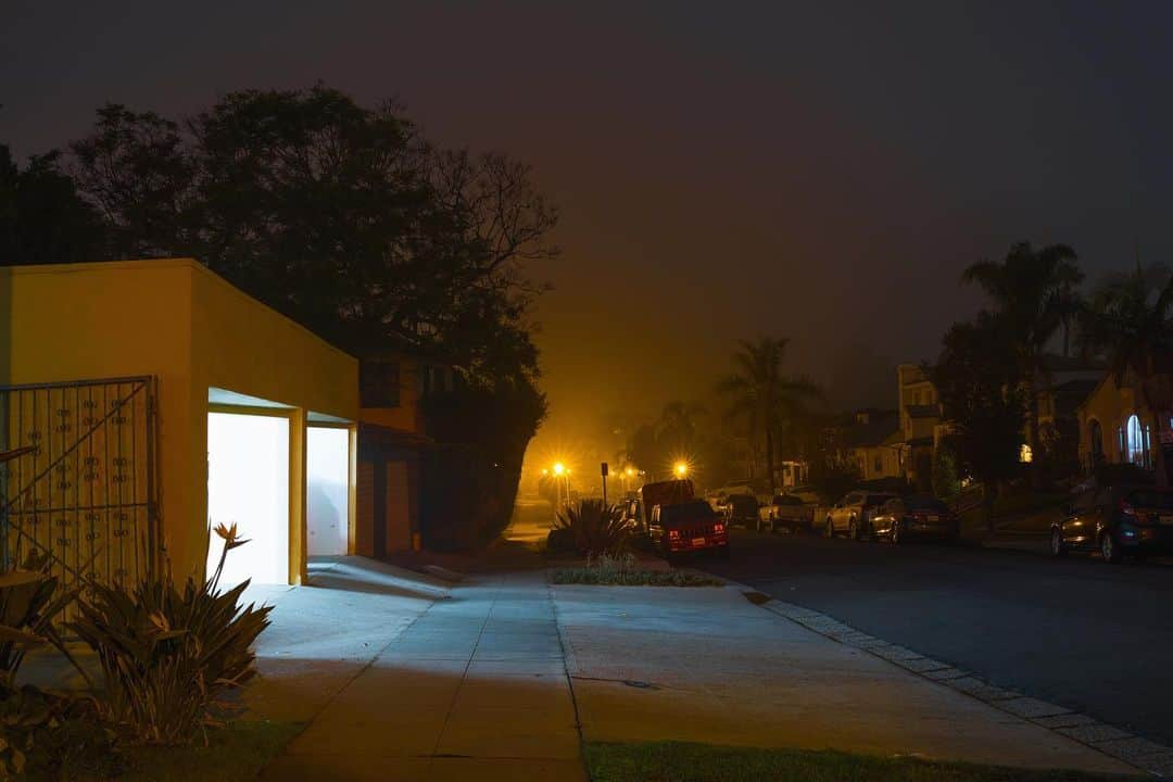 ローレン·ランドルフのインスタグラム：「November’s Full Moon also came with fog.」