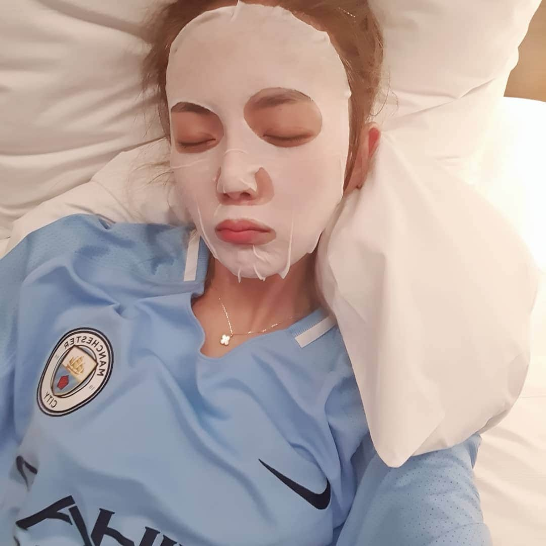 カン・ウンビさんのインスタグラム写真 - (カン・ウンビInstagram)「#강은비  나의 시티야 ... #맨시티 괜찮아 화이팅 ♡  @mancity」11月24日 2時55分 - ekobi_