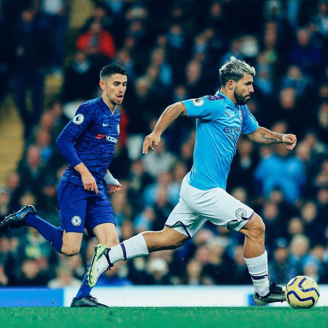 マンチェスター・シティFCさんのインスタグラム写真 - (マンチェスター・シティFCInstagram)「Run, Sergio, RUN!!! 🏃‍♂️⠀ ⠀ #ManCity #MCICHE」11月24日 2時58分 - mancity