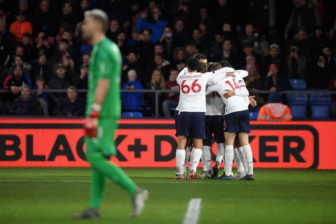 ジョーダン・ヘンダーソンさんのインスタグラム写真 - (ジョーダン・ヘンダーソンInstagram)「Big 3 points in a tough game 💪🏻 #YNWA」11月24日 3時05分 - jhenderson