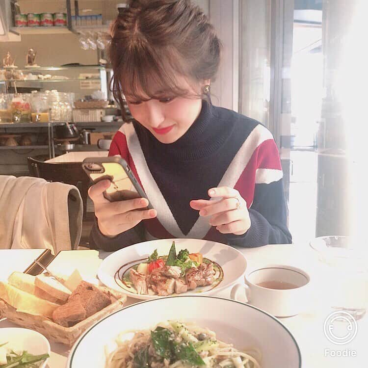 渡邊菜々さんのインスタグラム写真 - (渡邊菜々Instagram)「・ lunch🍽🥪 #わたななカフェ巡ってみた  食べ物撮る時foodieいいよね🤭🤎 優秀すぎる！！！ カフェ巡りしたいーーーー🤦 ・ #foodie #フーディーカメラ＃SI2 #わたなな#渡邊菜々#🌻 #この服めっちゃ肩幅ほっそく見える笑」11月23日 18時37分 - watanana1225