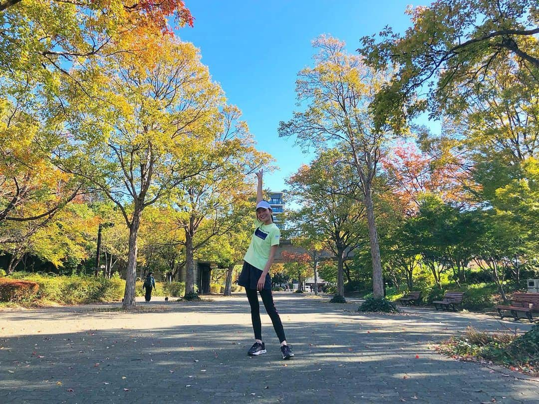 蜂谷晏海さんのインスタグラム写真 - (蜂谷晏海Instagram)「🍂🌞 この日のランは気持ちよかった〜！ 今までは夜走りに行く方が多かったけど、寒くなってきたらお昼間も行けそうだ☺️👍 #手長猿 #TGR #tokyogirlsrun #beachme #slenda #相模屋 #running#ランニング女子#マラソン #マラソンチーム#女子マラソン #アンダーアーマー#underarmour  #感謝マジック」11月23日 18時41分 - hachiyaami