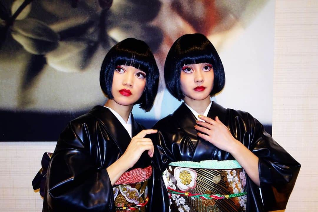 中村巴美さんのインスタグラム写真 - (中村巴美Instagram)「FEMM 👘 Kimono Style in 太閤園 @femm____  @taikoen_official  HM @tmm_238 💄 . ありがとうございました！！ thank you！ .  I made a mannequin duo FEMM hair makeup at Taikoen. Their kimono style and performance were wonderful. . . . . . #FEMM#マネキンデュオ #アーティスト#パフォーマンス #太閤園#イベント#大阪 #ヘアメイク#出張ヘアメイク #makeup#tomominakamura #中村巴美#日本文化#和メイク #ボブスタイル#artmakeup」11月23日 18時51分 - tmm_238