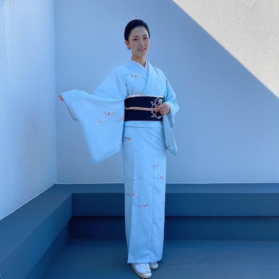 花野じゅりあさんのインスタグラム写真 花野じゅりあinstagram お着物を着て歌舞伎座へ 久しぶりにお着物に袖を通しました 背筋がピッと伸びて 手元の動きもお着物に合わせた所作になり 静々と歩く やはり お着物が好き 和の美学が好きだなぁと感じました