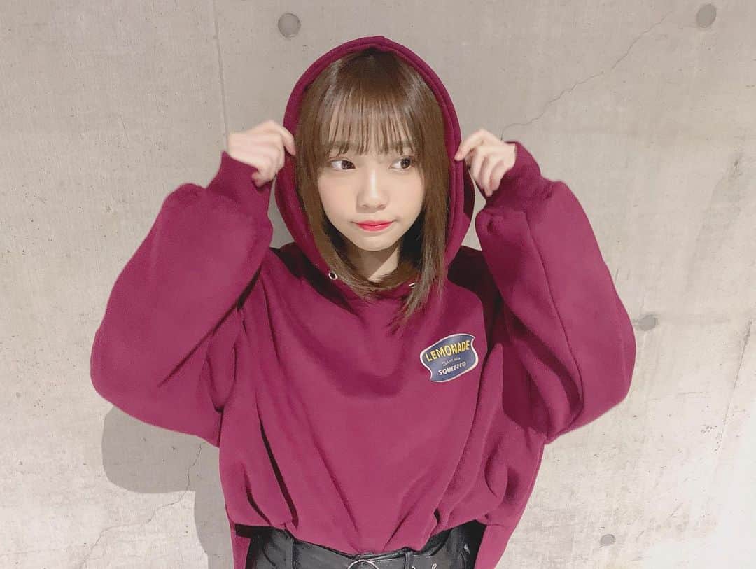 仲村和泉のインスタグラム：「握手会ありがとう☺︎❤︎ . このパーカー後ろが可愛い❤︎ . #握手会 #私服 #パーカー #パーカー女子」
