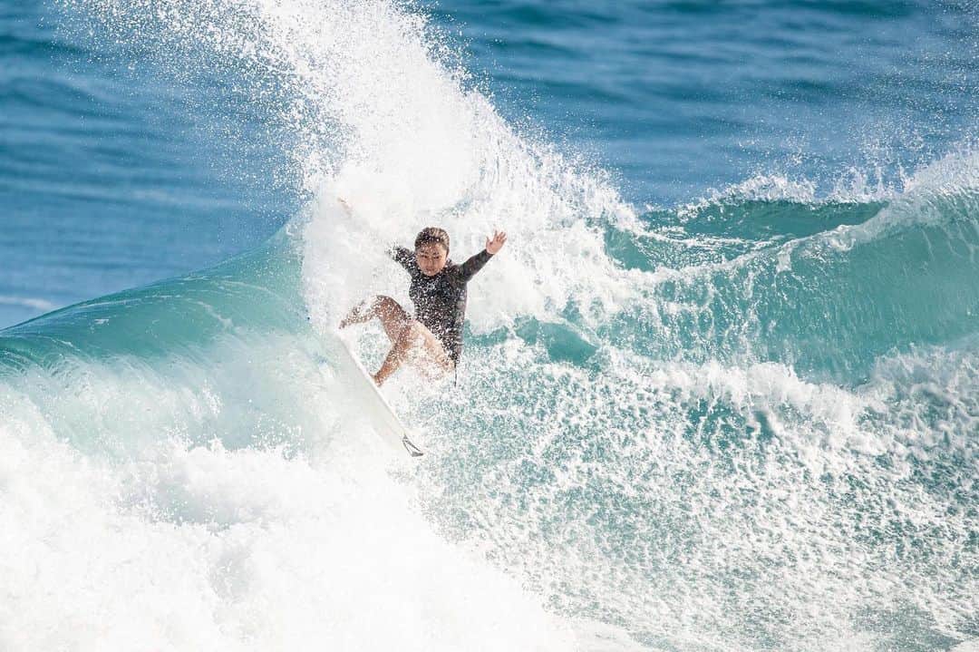 脇田紗良さんのインスタグラム写真 - (脇田紗良Instagram)「Warm water and fun surfs. Perfect💙🌴 pc: @yasushi_photos 🤩 #myfacetho 😂」11月23日 19時32分 - sara_wakita1010