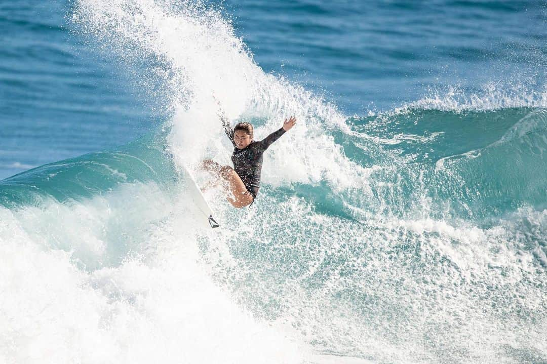 脇田紗良さんのインスタグラム写真 - (脇田紗良Instagram)「Warm water and fun surfs. Perfect💙🌴 pc: @yasushi_photos 🤩 #myfacetho 😂」11月23日 19時32分 - sara_wakita1010