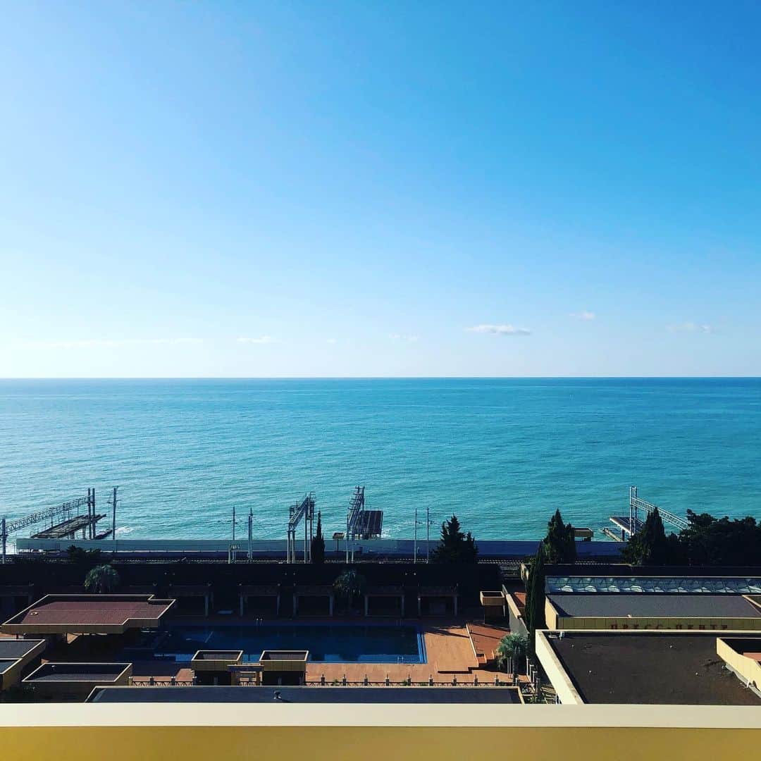 文田健一郎さんのインスタグラム写真 - (文田健一郎Instagram)「- - 充実した遠征になってる、、、気がする🤔 - 黒海は千変万化ですごく綺麗。 ただ近くで見るとそうでもない。 あと少ししょっぱい。」11月23日 19時44分 - nyankowrestler
