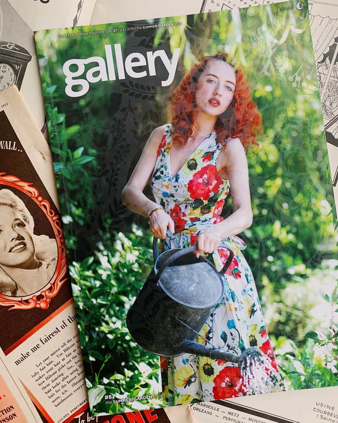 ベッキー・クルーエルのインスタグラム：「back to the summer months 🍃 ⁣ ⁣ I realised I hadn’t shared this cover shoot I did for @galleryiom magazine, the premier magazine from my homeland of the Isle of Man 🇮🇲 ⁣ ⁣ The shoot was arranged very quickly on my last trip back to see my family. The theme was SUMMER/GARDEN, and this was issue 87, published in July 📅 ⁣ ⁣ I was able to style myself along with hair and makeup, and I was shot by the incredible @shanfisherphotography. The location was provided by Davenport Landscape Services.」