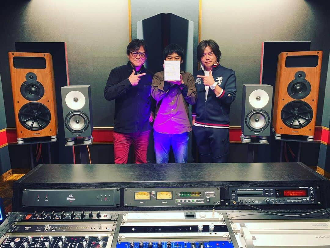 小田和奏さんのインスタグラム写真 - (小田和奏Instagram)「Coda Piano Trio初の音源もマスタリングを本日終えて無事完成しました！ タッキーさんいつもありがとうございます。 12/20ライブにてドロップ。 どうぞお楽しみに！ #CodaPianoTrio #tuckysmastering」11月23日 19時47分 - kazusou