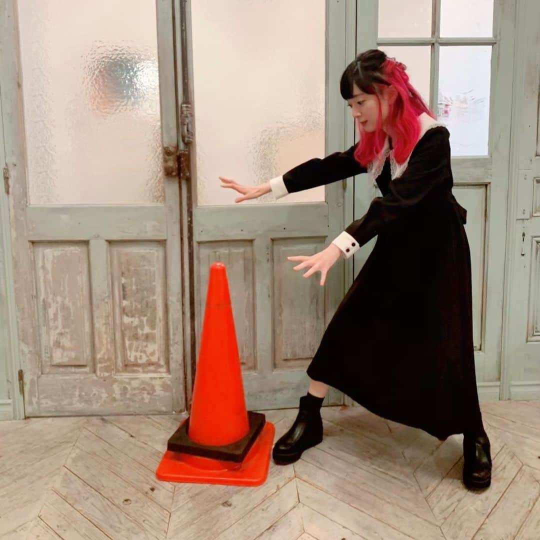 のインスタグラム：「特に意味のないオフショット。」