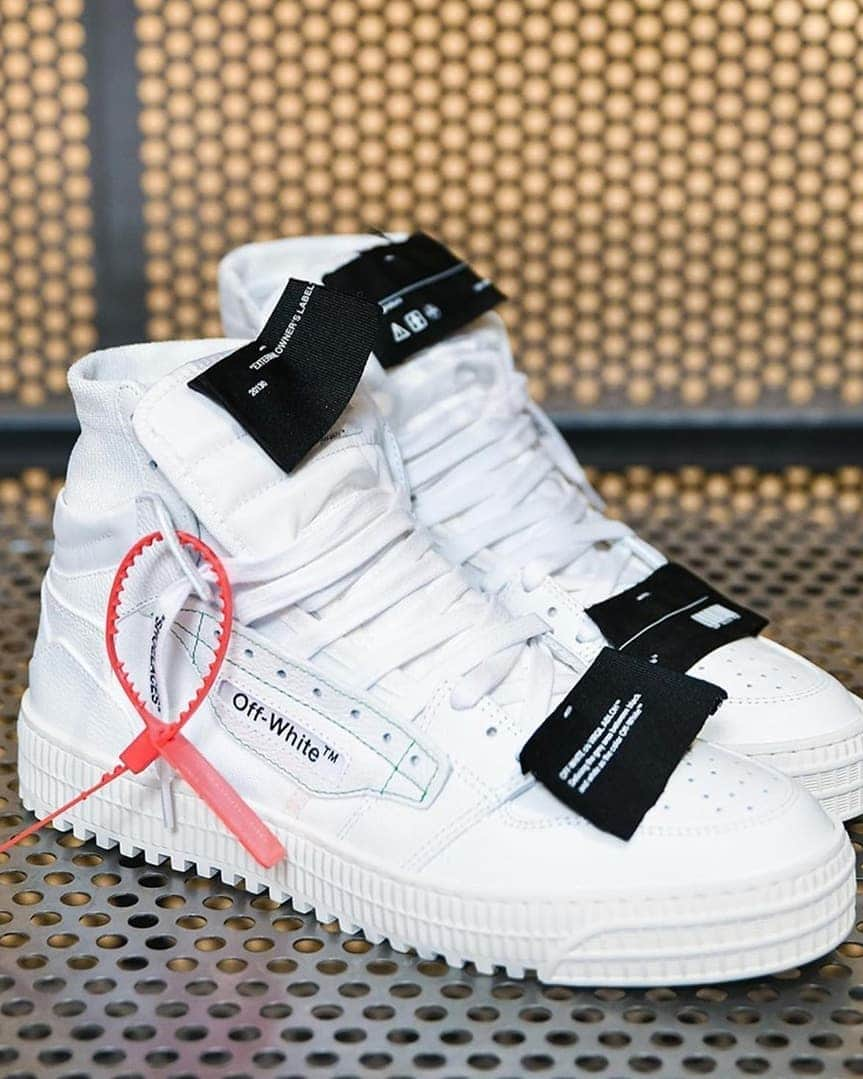 OFF-WHITE C/O VIRGIL ABLOHさんのインスタグラム写真 - (OFF-WHITE C/O VIRGIL ABLOHInstagram)「Off-White™ off-court 3.0 sneakers now available at @off___white___johannesburg store」11月23日 20時00分 - off____white