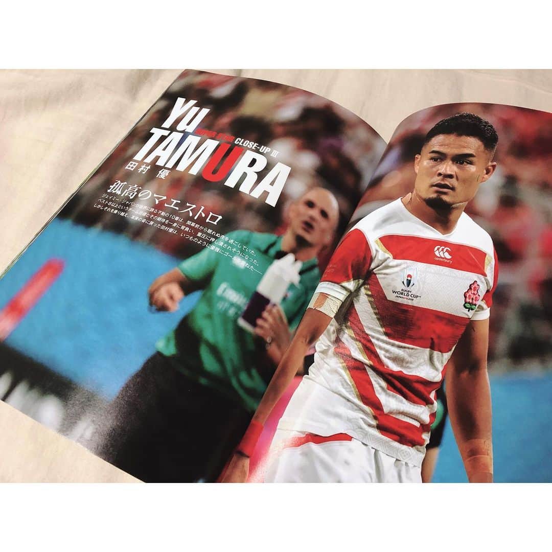etsucoのインスタグラム：「* * * 💗はふはふ💗 * (買うの遅ない？とかはやめて * * #ラグビー日本代表 #rugbyjapan #ラグビージャパン #永久保存版だそうです #毎日見ます #ニヤニヤが止まらない #みんなの一言語録みたいなん読む度に涙出る #今年は絶対トップリーグ観戦しに行きたい #にわかラグビーファン #最近よく稲垣選手が夢に出てくるので喜んでいます #末期」