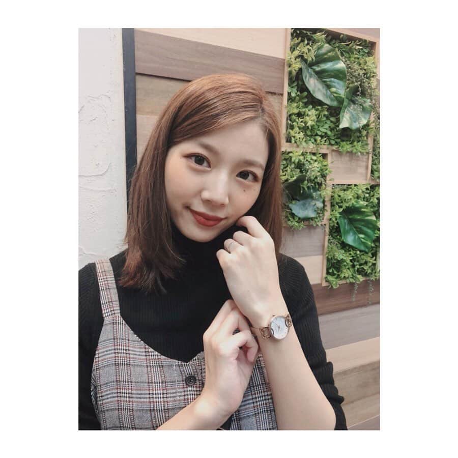 赤谷奈緒子のインスタグラム：「最近仲間入りした腕時計⌚️💕 #FURLA のCORONA28mmウォッチ🧡 あまり腕時計はしないですが これは何にでも合うし女性らしくてとってもお気に入りです💕☺︎ @the_platinum_select」