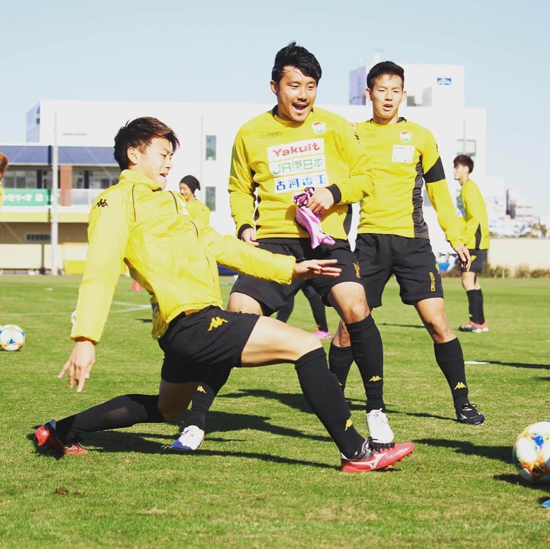 ジェフユナイテッド市原・千葉さんのインスタグラム写真 - (ジェフユナイテッド市原・千葉Instagram)「今週のユナパの様子をお届け📸✨ 明日はいよいよ最終節🏟 熱い応援を宜しくお願い致します🙇🏻‍♂️ WIN BY ALL❗️ #jefunited #jef #ジェフ千葉 #ユナイテッドパーク #ユナパ #明治安田生命J2リーグ #Jリーグ #jleague #最終節 #ラストゲーム」11月23日 20時18分 - jefunited_chiba_official