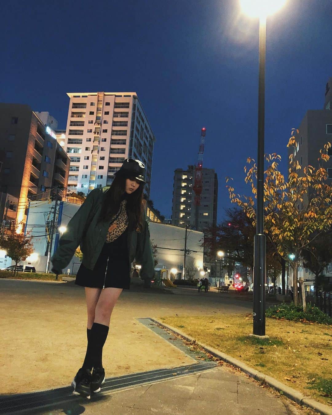 のインスタグラム：「Fukuoka walk. 📸　@ydh.inc . . .  #モデル #model #撮影 #shooting #fashion #japan #ファッション #me #tokyo #girl #beauty #東京 #japanese #被写体 #shoot #life #hashreco #healthy #photo #引き寄せの法則 #❤️ #love #happy #ig_portrait #portraits_dream #sakisourie . . .」