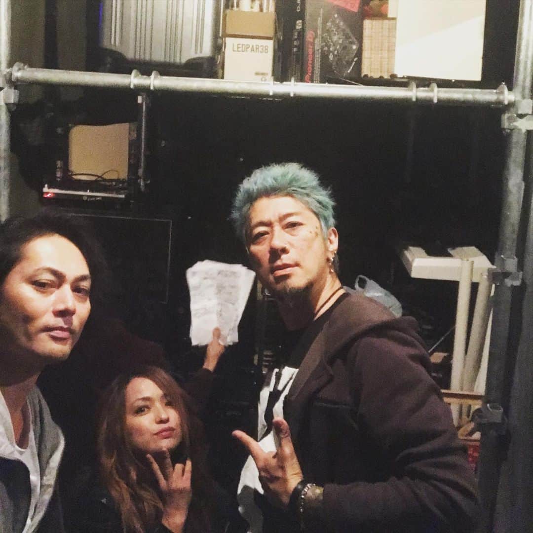 Ju-kenさんのインスタグラム写真 - (Ju-kenInstagram)「松田樹利亜バンド　in 大阪🔥  激アツハウスにて、汗だくライブ完了♫  明日も大阪でやるよぅ🎸  styling by @bambridge_smackengineer」11月23日 20時33分 - jkn627