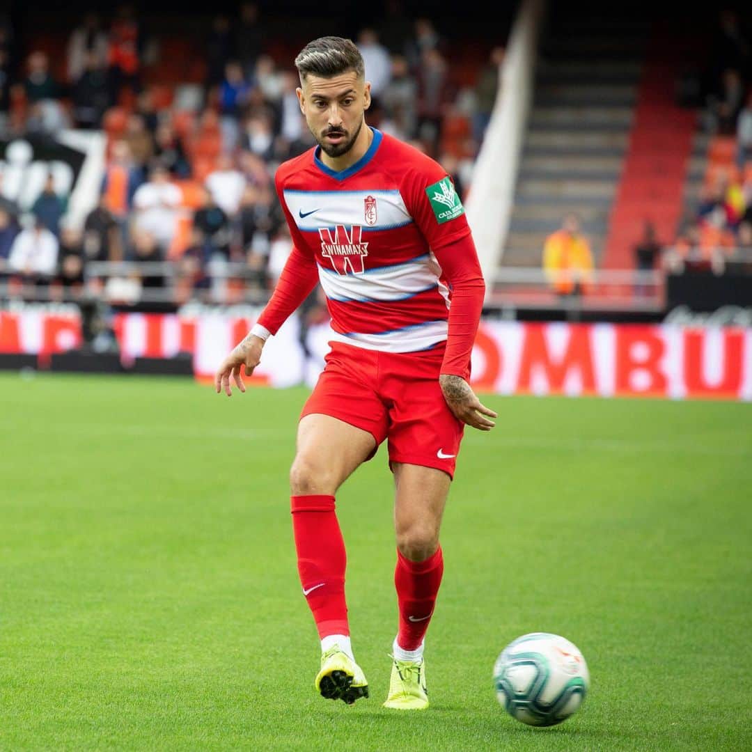 アルバロ・バディージョのインスタグラム：「Vuelve @laliga . Volvemos a casa!! 🙌🏻🏟 #GranadaAtletico #VamosGranada #Eternalucha」