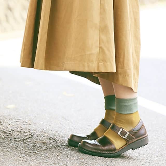 キナリノさんのインスタグラム写真 - (キナリノInstagram)「. ＼キナリノモールに新しく「NAOT JAPAN」がOPENしました！／ . 1942年から70年以上続く、イスラエル発の革靴 NAOT(ナオト)。 ヘブライ語で“オアシス”を意味するNAOTの靴は、まるで砂の上を素足で歩くかのようなやさしい履き心地です。 . 幅広い着こなしにマッチするストラップシューズから、足にしっくりと馴染むサボ、クラシカルな佇まいが魅力のレースアップシューズまで長く使い続けられるアイテムをたくさん揃えていますので、是非ご覧下さい＊ . ▶こちらのアイテムはキナリノアプリで販売中！ アプリを最新版にアップデートのうえ、お買い物をお楽しみください。 →ダウンロードはプロフィールリンクから . #NAOTJAPAN #NAOT #新店 #レザー #革靴 #サボ #足元 #newshop #Leathershoes #shoes #fashion #丁寧な暮らし #暮らし #キナリノモール #キナリノ . https://kinarino-mall.jp/naot」11月23日 21時00分 - kinarino_official