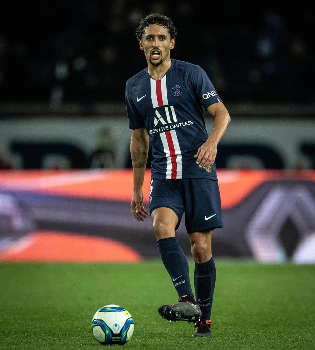 マルコス・アオアス・コレアのインスタグラム：「PARIS SG 🔴🔵 #IciCestParis」