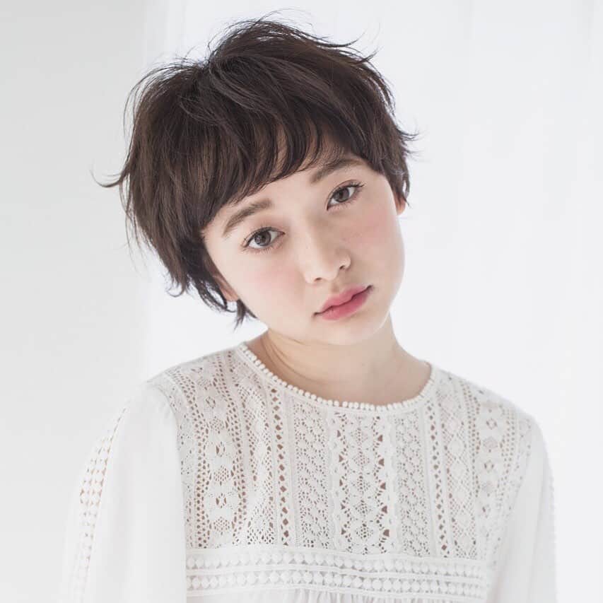 野口和弘のインスタグラム：「ゆるニュアンスショート☺︎ . hair @cieca.noguchi . #ciecanoguchi  #cieca.」
