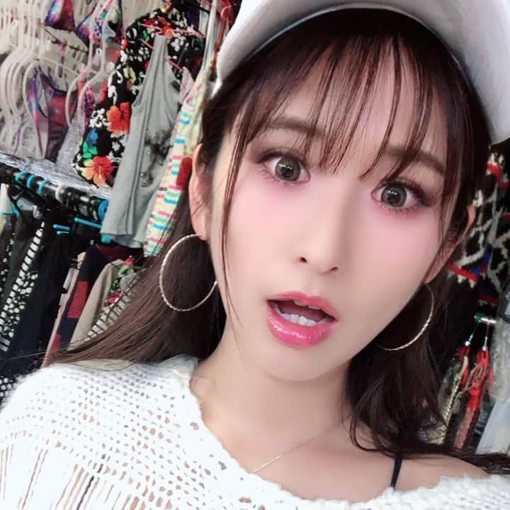 有馬綾香のインスタグラム：「有馬党員にインスタ上げてないって言われて気付いたので動画をぺたり／(^o^)＼ ツイッターばかりになってしまう！ インスタも見るのは好きなんだけどなー。 性格的にインスタが向いてない。 オシャレな写真を絶対的に載せないといけないのが辛い。 タグ付けもめんどいからしないぞー／(^o^)＼」