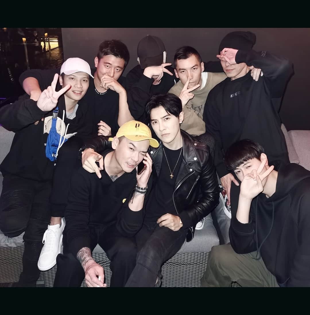 ダンソン・タンのインスタグラム：「✌✌✌✌✌ #DT #HOTHEART #SEVENDAYS #唐禹哲」