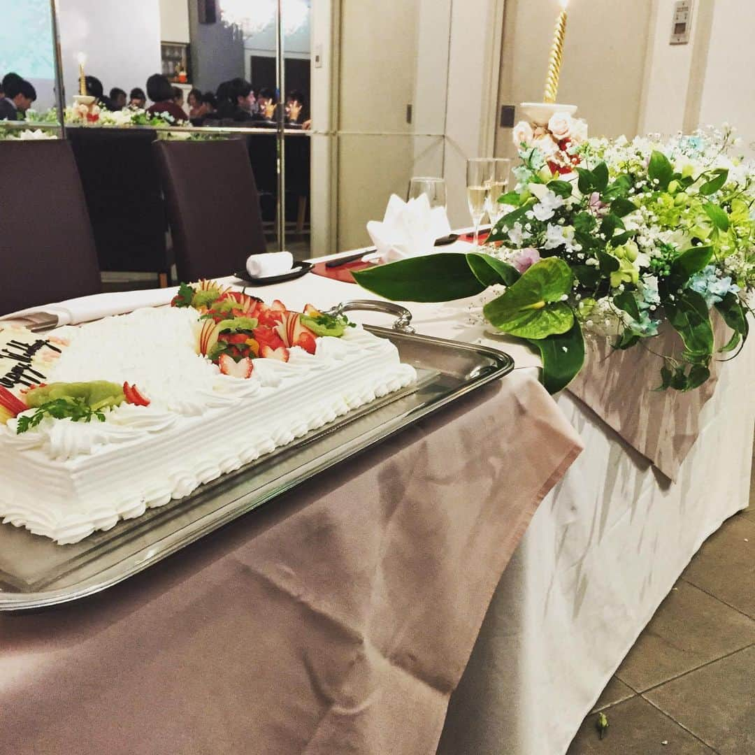 hanatsubaki029さんのインスタグラム写真 - (hanatsubaki029Instagram)「今日は結婚式の二次会！ 花椿では、大小様々なパーティを承っております！ #party#結婚式二次会#happywedding #イーマ#花椿#個室#梅田#和食#美味しいまかないがあるお店 #instagood #instafood #photooftheday #いいね#女子会#日本酒#osaka#umeda#大阪駅#阪神百貨店」11月23日 21時33分 - hana.tsubaki29