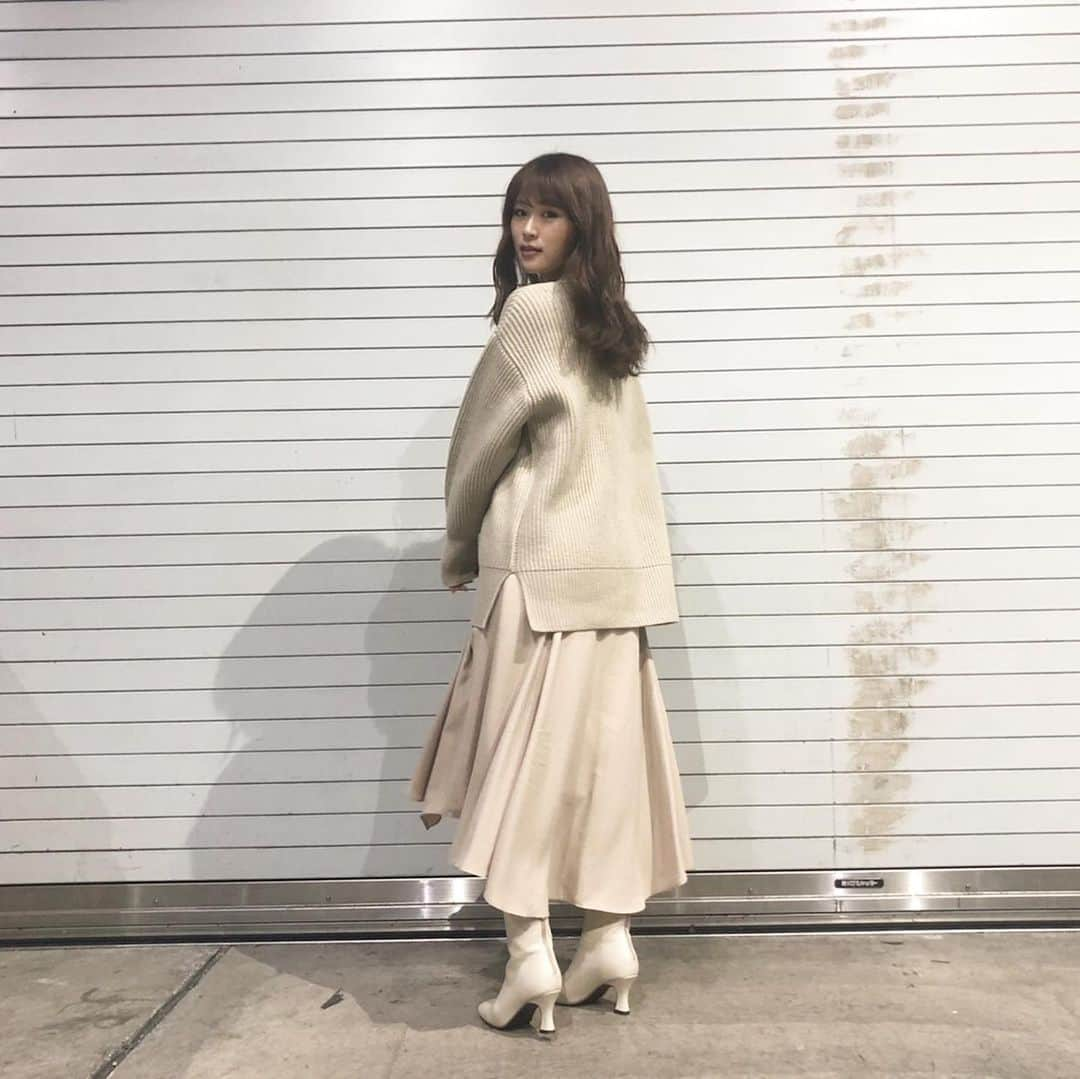 渋谷凪咲さんのインスタグラム写真 - (渋谷凪咲Instagram)「今日の私服📷 . . 🧶　#milaowen 👞　#urbanresearch . . #セットアップ　#私服　#ootd #ナギッション  #ベージュコーデ #シンプルコーデ #握手会」11月23日 21時34分 - nagisa_nikoniko