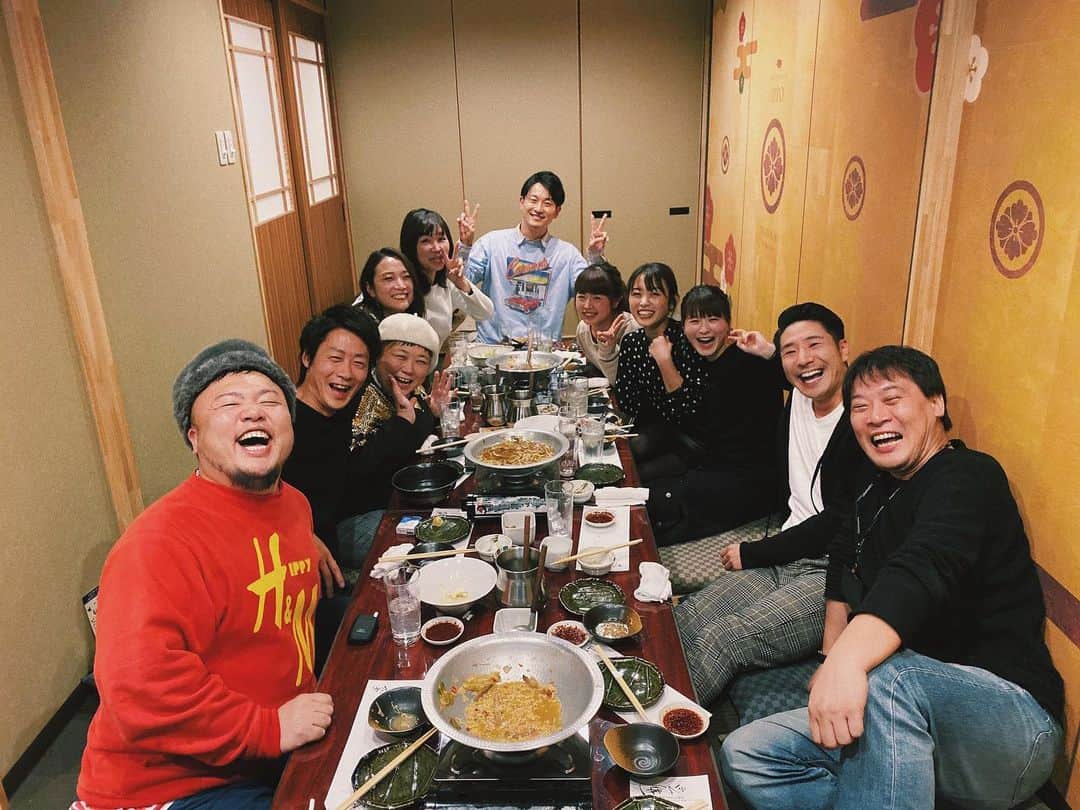 渕上里奈さんのインスタグラム写真 - (渕上里奈Instagram)「⁑ 先日 、舞台コイカリ1.2.3のメンバーに囲んでもらいました 🍲 皆さん お忙しい中 ほんとうにありがたいです 、、 嬉しいなぁ 😢♡ いろんなことが蘇ります 。 舞台すっっごく楽しかったなぁ」11月23日 21時40分 - fuchigamirina