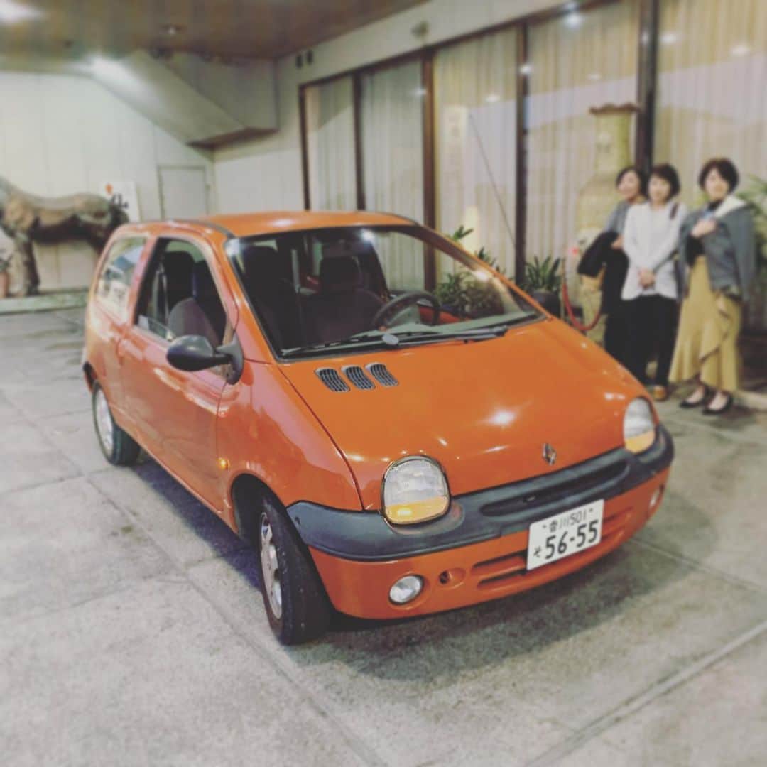 奇妙礼太郎さんのインスタグラム写真 - (奇妙礼太郎Instagram)「#renaulttwingo  #twingo #youngtimer  主宰の方の車ちょっと運転させてもらった。 #好きな車 #本日の自動車」11月23日 21時44分 - reitaro_strange