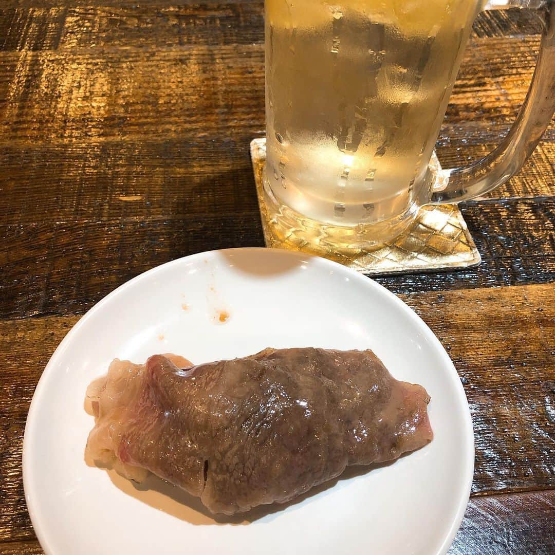 悠未ひろさんのインスタグラム写真 - (悠未ひろInstagram)「二回公演続いてる、そんな時は… お肉でエネルギーチャージ‼️ いつも美味しいお肉、ありがとう❤️ #バル  #肉 #サーロイン手まり #ニクバッカ」11月23日 21時56分 - hiroyuumitomo