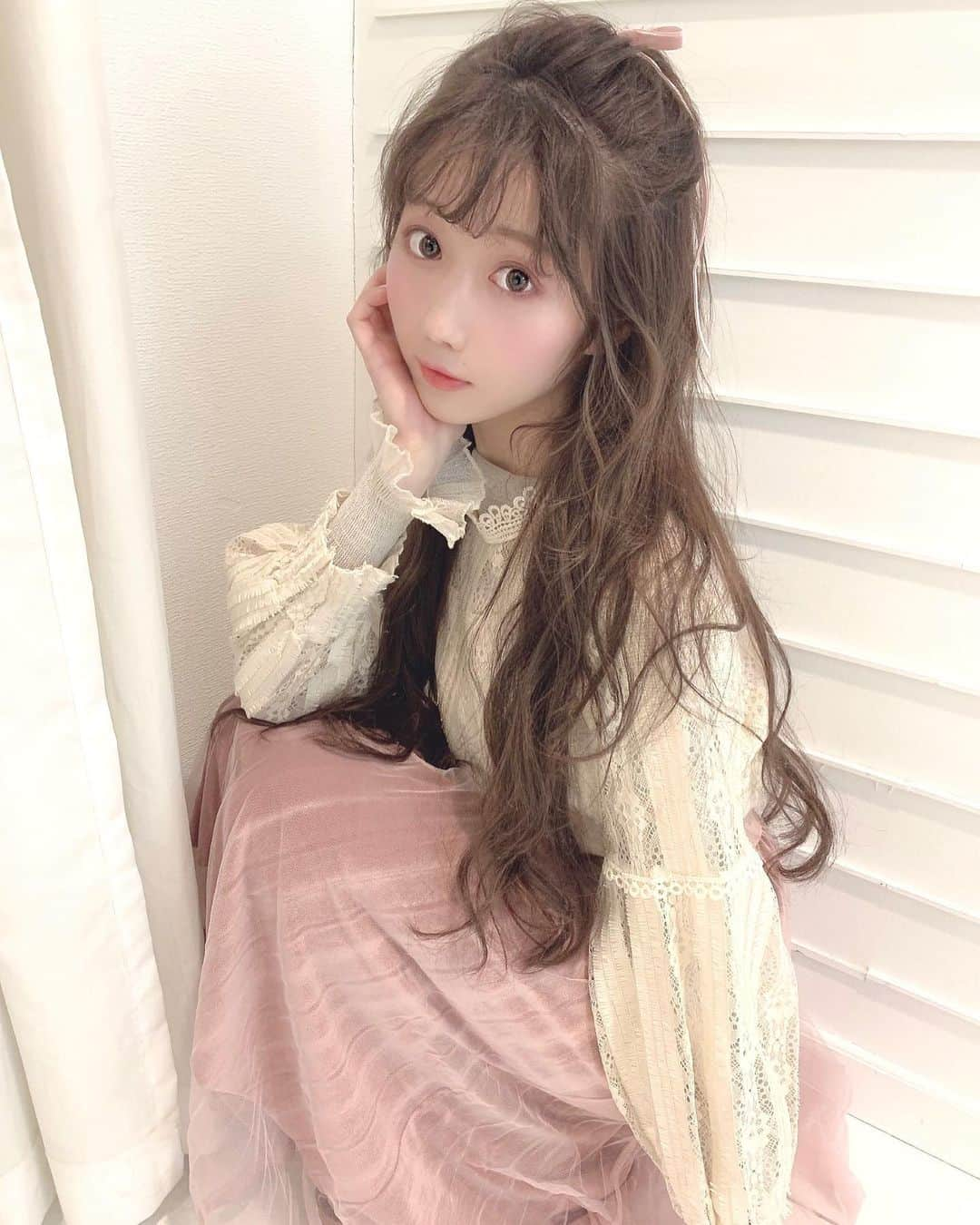 大谷映美里さんのインスタグラム写真 - (大谷映美里Instagram)「🧸🍪🧸🍪 ㅤㅤㅤㅤㅤㅤㅤㅤㅤㅤㅤㅤㅤ おしらせ❤︎ ㅤㅤㅤㅤㅤㅤㅤㅤㅤㅤㅤㅤㅤ Darling Babyさんのwebサイトのモデルを させていただくことになりました🥂🎂 ㅤㅤㅤㅤㅤㅤㅤㅤㅤㅤㅤㅤㅤ いろんな系統のお洋服を着用して 楽しい撮影でしたᐠ ♡ ᐟ ㅤㅤㅤㅤㅤㅤㅤㅤㅤㅤㅤㅤㅤ ‪素敵なヘア&メイクは夢月さん @dreamoon_hm 🌙  ㅤㅤㅤㅤㅤㅤㅤㅤㅤㅤㅤㅤㅤ ‪movieも見てくれたかな〜？ ‪おしゃれな編集…スゴイです…🎞✨ ㅤㅤㅤㅤㅤㅤㅤㅤㅤㅤㅤㅤㅤ 着用アイテム続々公開されているので、ぜひ！☺︎ ㅤㅤㅤㅤㅤㅤㅤㅤㅤㅤㅤㅤㅤ #DarlingBaby」11月23日 22時07分 - otani_emiri