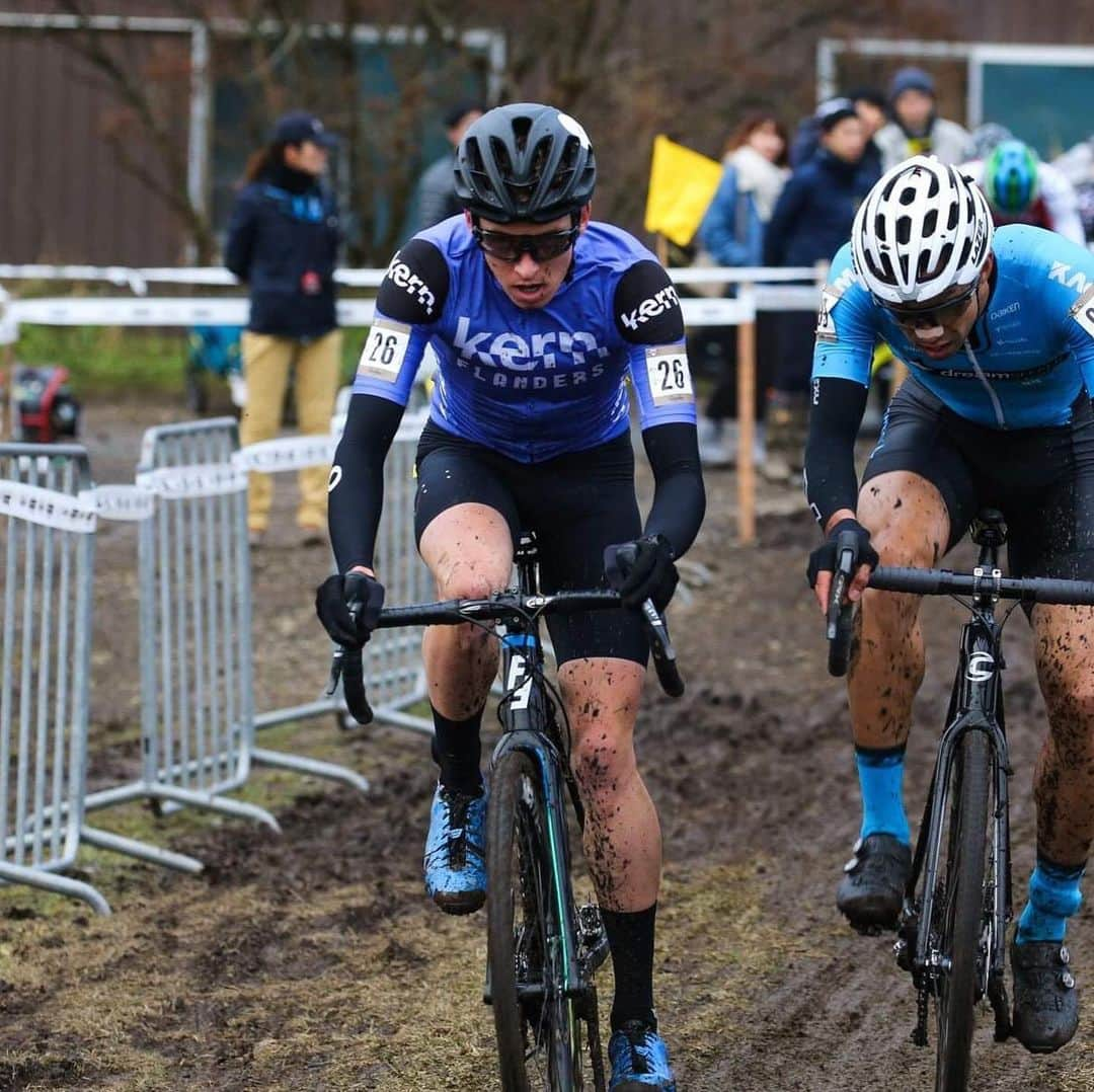 山本幸平さんのインスタグラム写真 - (山本幸平Instagram)「Really excited today’s cyclo-cross race in Nobeyama UCI1 thank you make a great event @daisukeyanocx  my race was challenging No99 call up finish P9.....not easy catch front group. I Miss battle all time. 2 weeks left our National champ race 🤞photography: @keitsuji #dreamseekermtbracingteam @cannondalejapan @fabric_jpn @daiken_corporation @teamdaito @bikeranch @maxxisbike @oakleyjapan @tokachimainichi #アルムシステム #日本写真判定株式会社 @hokuo_knot #北王コンサルタント#開西病院 #スポーツ医科歯科研究会 @wavenyan @shimano_cycling_japan #ergomotionch @abe.shokai @thule #マグオン #enemoti @mizutanibicycle @stansnotubes @esigrips @cycliq #fightwithlefty #スポーツアロマコンディショニング @tcs_international @solestarjapan @team_nippon」11月23日 22時11分 - kohey55